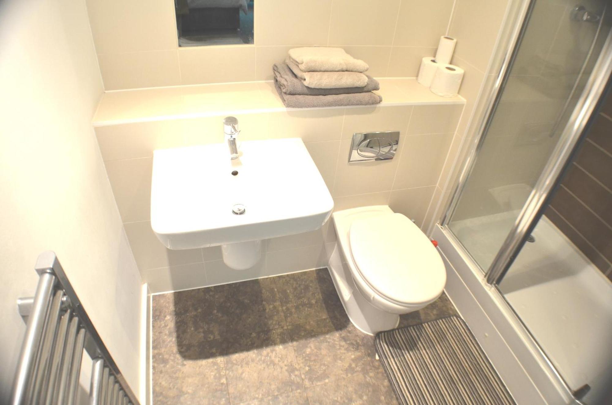 Brentwood Town Retreat - Large 2 Bedroom Apartment Экстерьер фото
